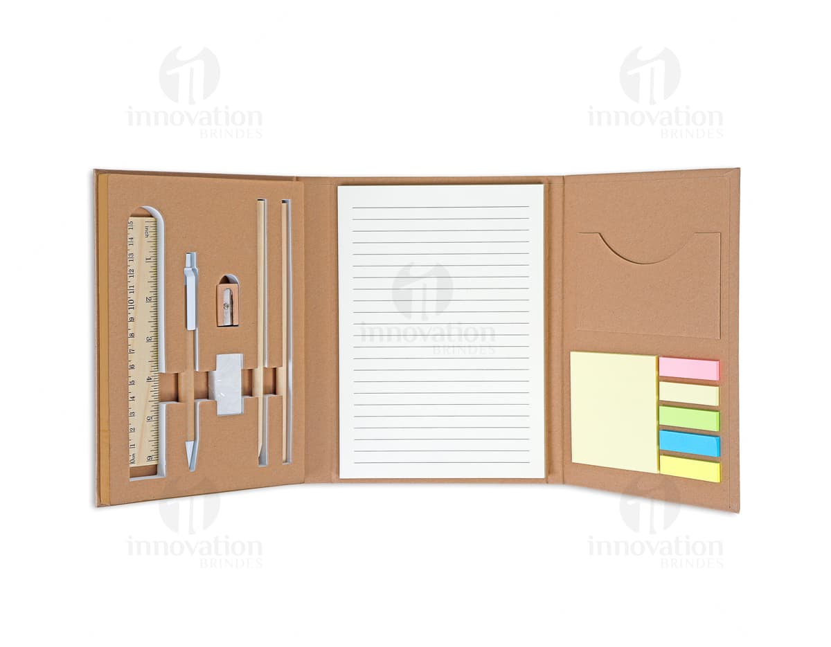 Kit com 6 porta copos em formato circular, cada um com estampa colorida e vibrante. Os porta copos são feitos de material resistente e possuem uma base antiderrapante para evitar acidentes. Ideal para proteger mesas e superfícies de líquidos e calor. Kit com 6 porta copos em formato circular, cada um com estampa colorida e vibrante. Os porta copos são feitos de material resistente e possuem uma base antiderrapante para evitar acidentes. Ideal para proteger mesas e superfícies de líquidos e calor.