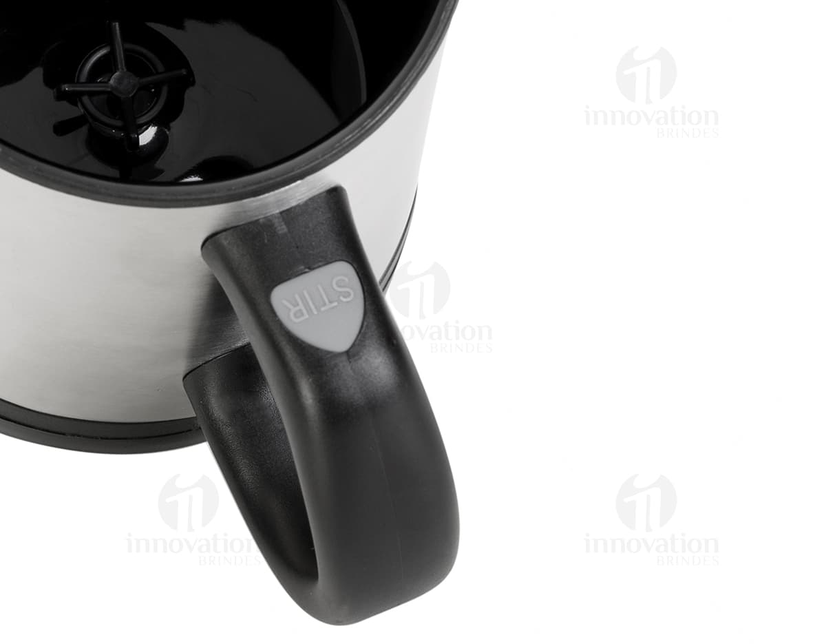 Caneca Mixer 400ml Inox com detalhes em destaque. Caneca Mixer 400ml Inox com detalhes em destaque.