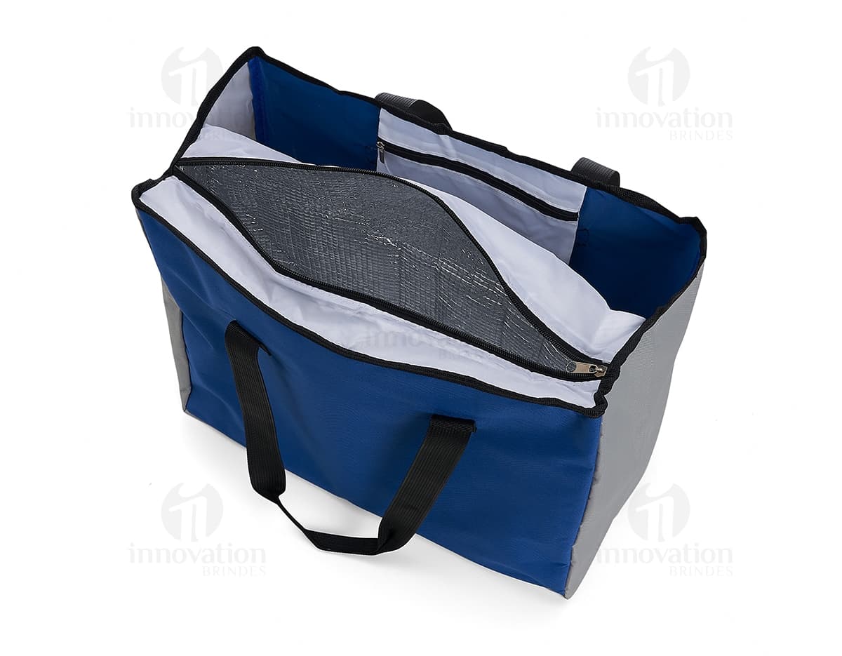 Kit com 6 porta copos em tons de azul e branco. Cada porta copos possui uma estampa diferente com motivos marinhos. Kit com 6 porta copos em tons de azul e branco. Cada porta copos possui uma estampa diferente com motivos marinhos.