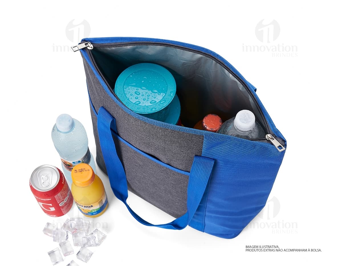 Bolsa térmica de 15 litros em cor azul com alça ajustável e zíper frontal. Ideal para transportar alimentos e bebidas de forma segura e mantendo a temperatura adequada. Bolsa térmica de 15 litros em cor azul com alça ajustável e zíper frontal. Ideal para transportar alimentos e bebidas de forma segura e mantendo a temperatura adequada.