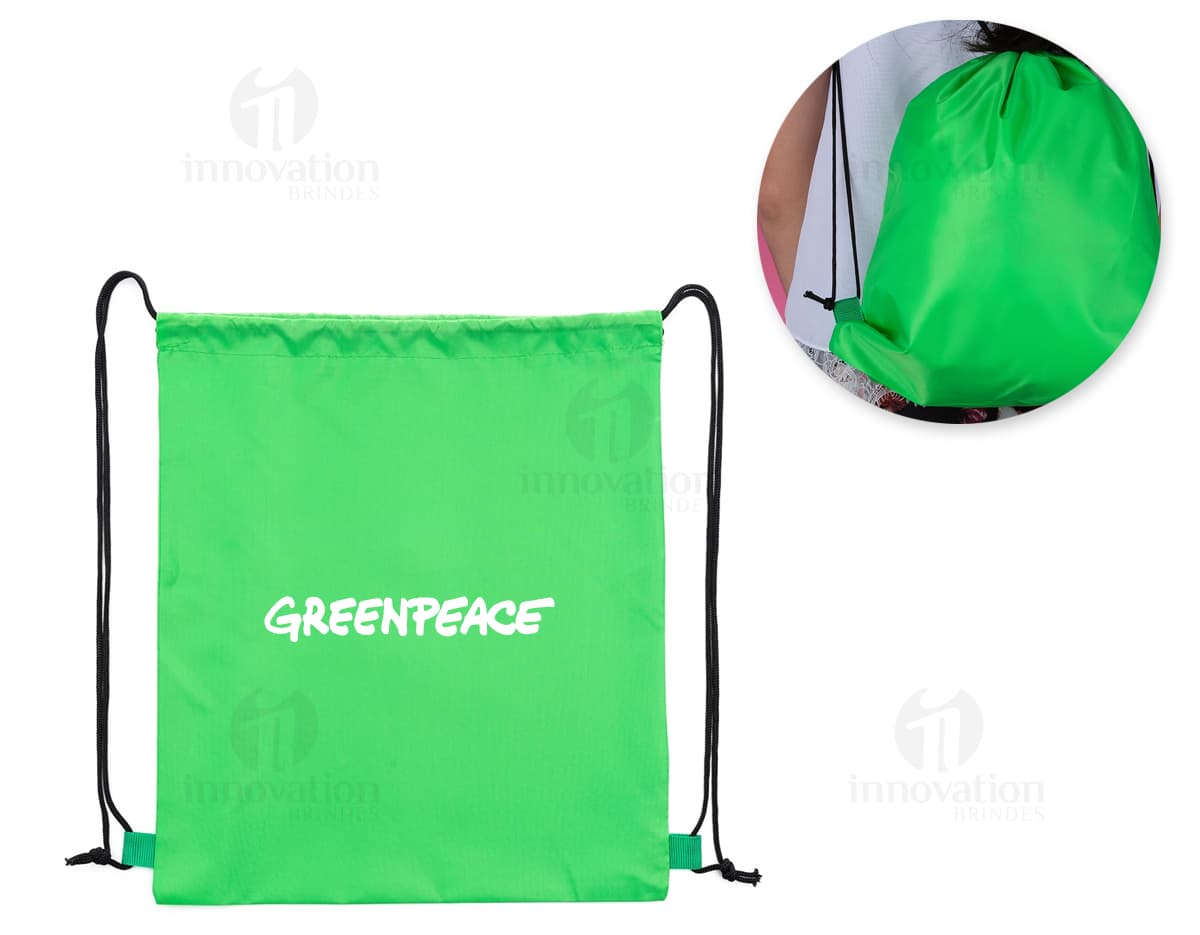 Kit com 6 porta copos em formato circular, feitos de material resistente. Cada porta copo possui uma estampa diferente de frutas tropicais, como abacaxi, limão e laranja. Ideal para proteger a superfície de mesas e móveis de possíveis manchas e marcas de copos e garrafas. Kit com 6 porta copos em formato circular, feitos de material resistente. Cada porta copo possui uma estampa diferente de frutas tropicais, como abacaxi, limão e laranja. Ideal para proteger a superfície de mesas e móveis de possíveis manchas e marcas de copos e garrafas.