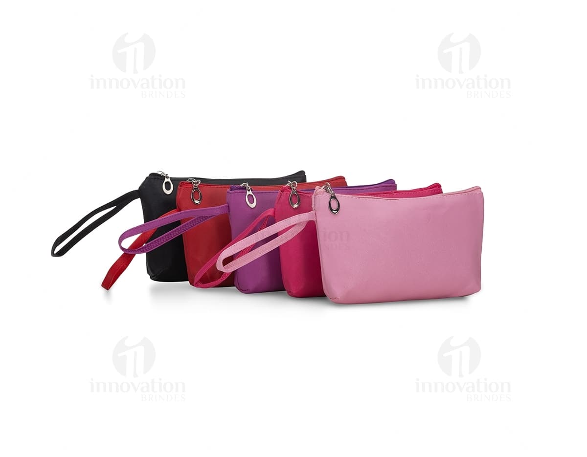 Necessaire impermeável de PVC em formato de caixa de presente rosa com laço dourado, ideal para guardar pequenos objetos durante compras, viagens ou celebrações. Necessaire impermeável de PVC em formato de caixa de presente rosa com laço dourado, ideal para guardar pequenos objetos durante compras, viagens ou celebrações.