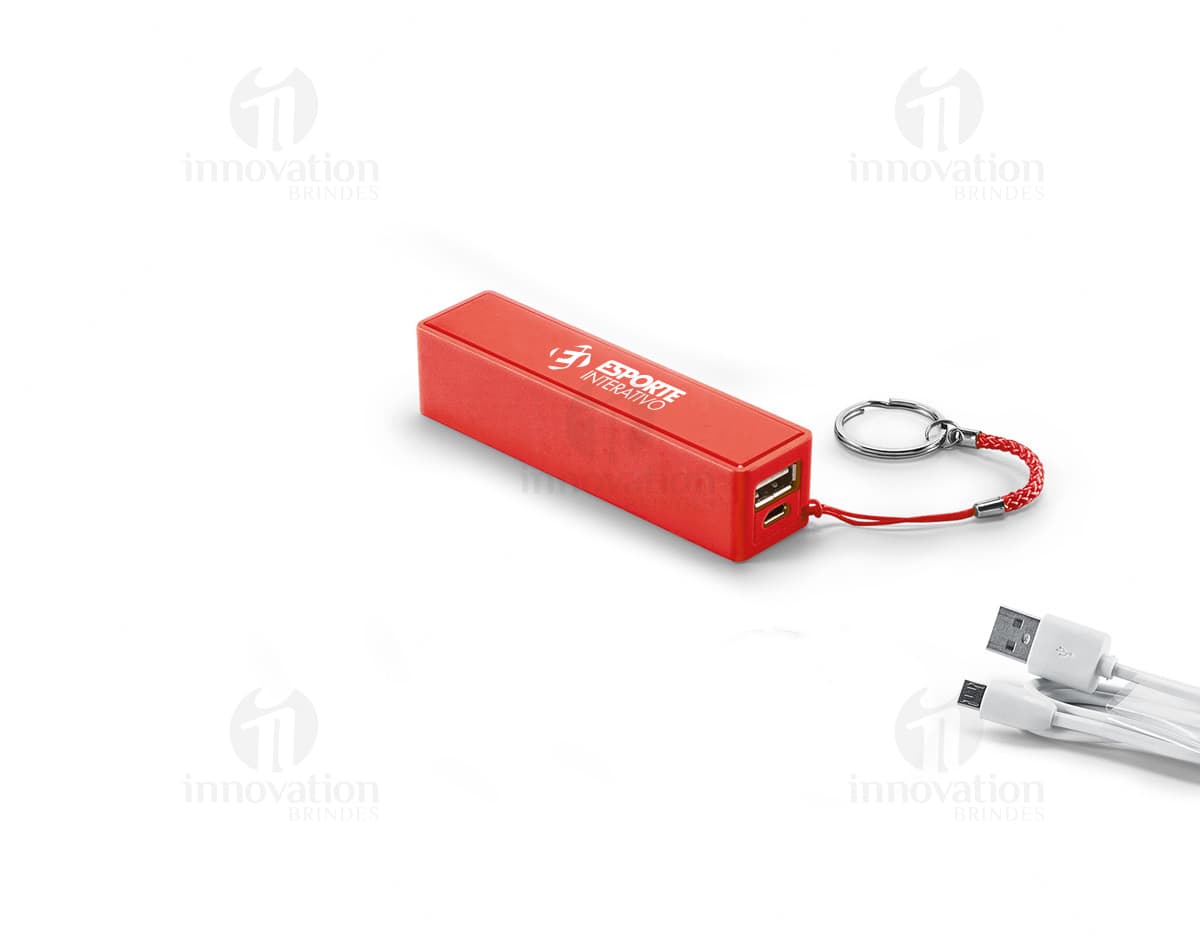 Power Bank 2.000 mAh na cor preta, com design slim e portátil, possui entrada USB e indicador de bateria. Power Bank 2.000 mAh na cor preta, com design slim e portátil, possui entrada USB e indicador de bateria.
