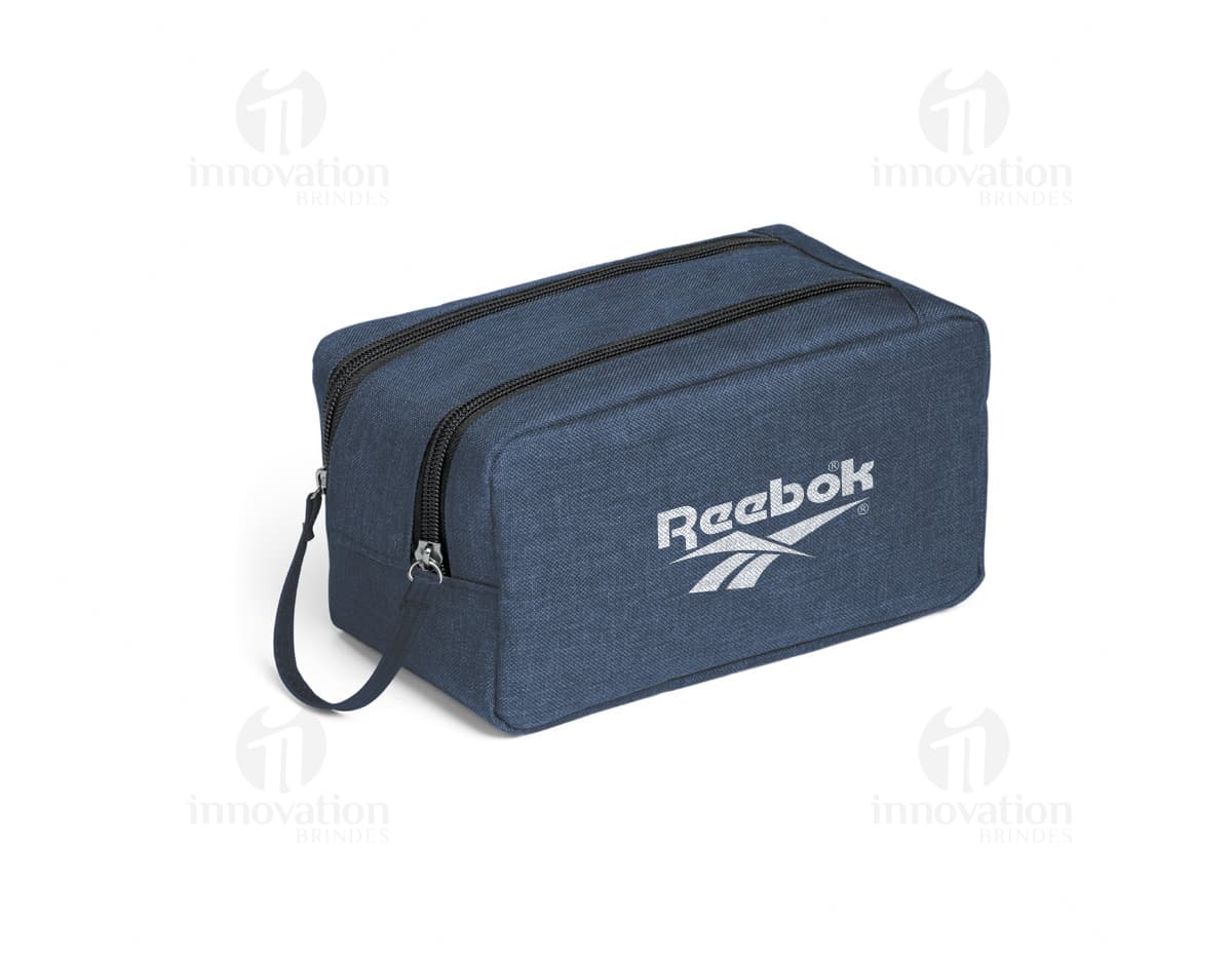 Necessaire 600D alta densidade forrada preta com zíper e alça de mão. Necessaire 600D alta densidade forrada preta com zíper e alça de mão.