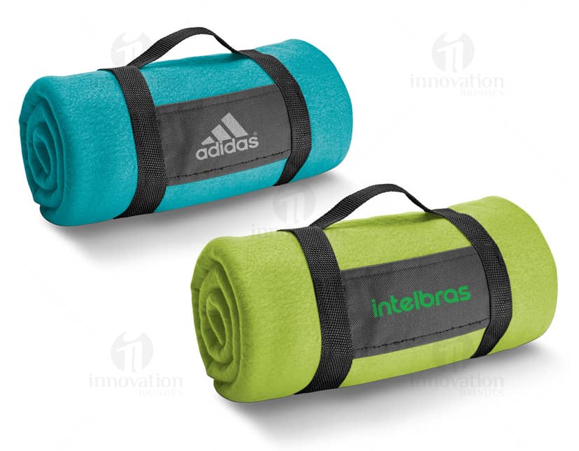 Manta tecido polar com alça removível, ideal para te manter aquecido durante o inverno.