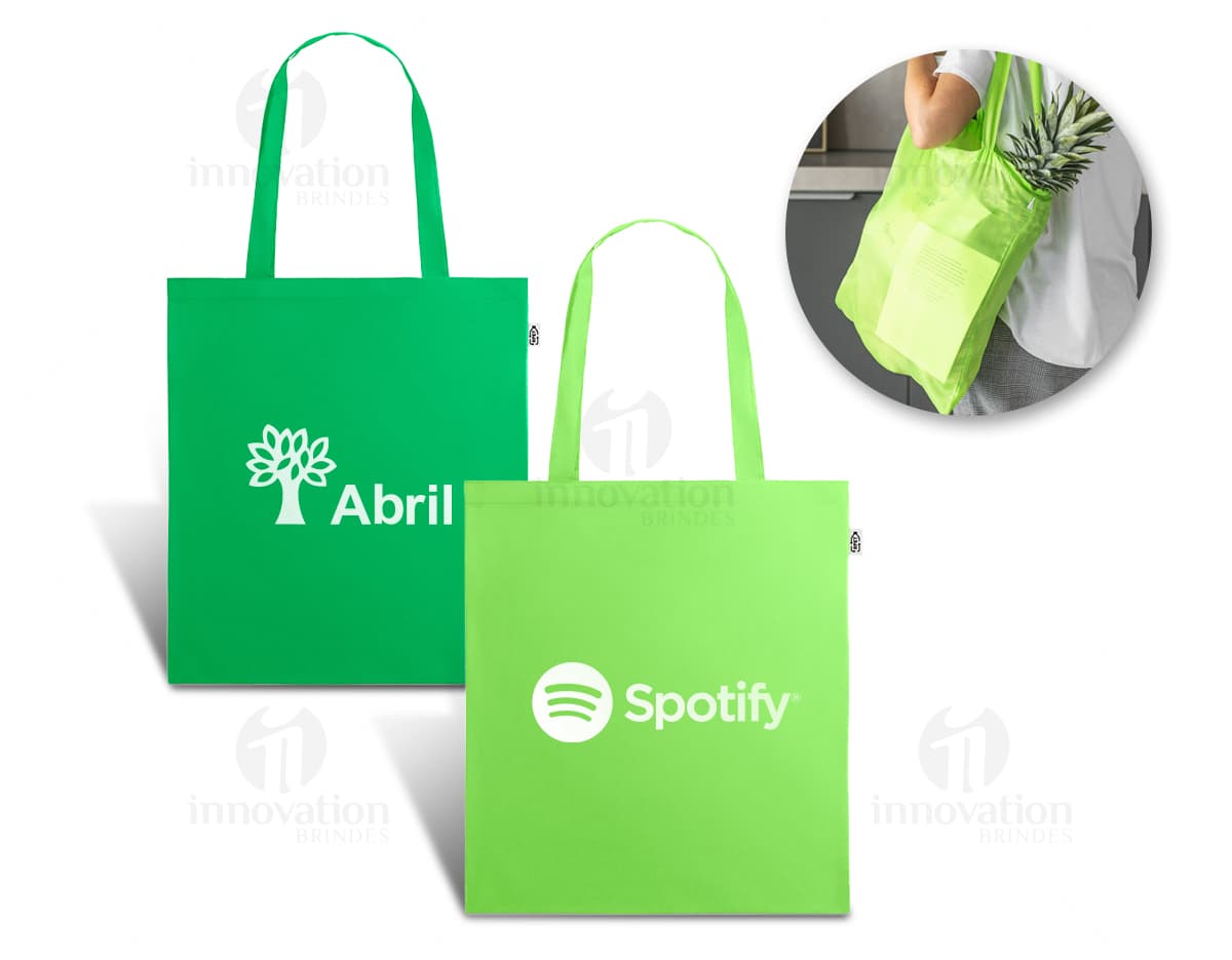 Caneta Translúcida de Plástico em cor verde, com tampa e corpo transparentes e detalhes cromados. Caneta Translúcida de Plástico em cor verde, com tampa e corpo transparentes e detalhes cromados.