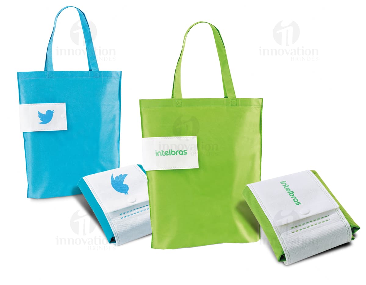 Kit com 6 porta copos em material resistente e design moderno. Cores sortidas. Kit com 6 porta copos em material resistente e design moderno. Cores sortidas.