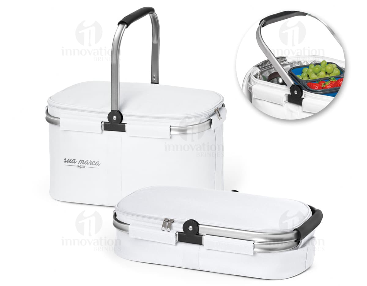 Bolsa térmica 600D removível 14 litros na cor preta, com alça ajustável e fecho de zíper. Bolsa térmica 600D removível 14 litros na cor preta, com alça ajustável e fecho de zíper.