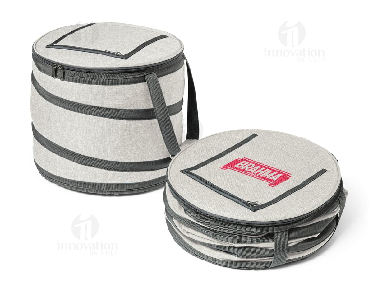 Bolsa esportiva executivo 840D em cor preta com alça ajustável e vários compartimentos para armazenar objetos. Bolsa esportiva executivo 840D em cor preta com alça ajustável e vários compartimentos para armazenar objetos.