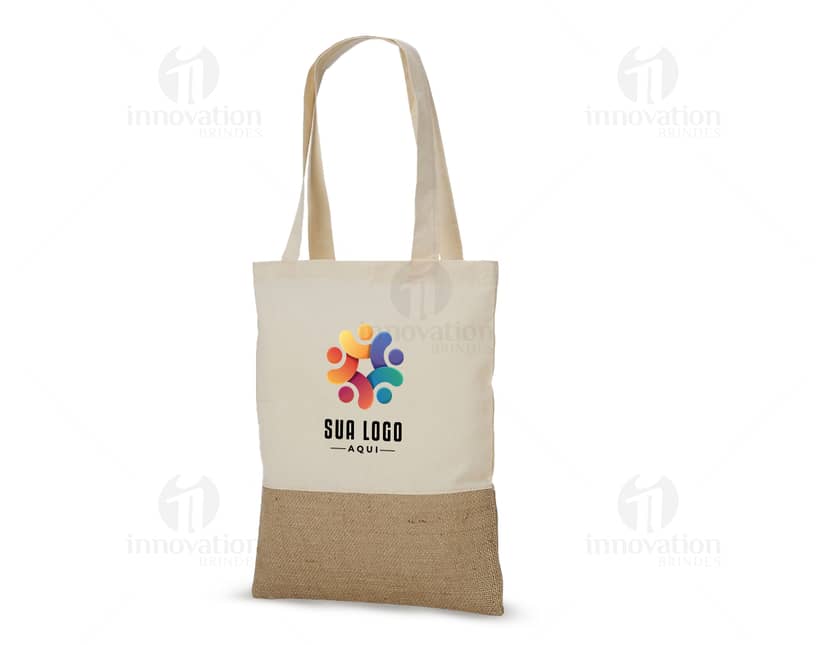 Sacola em non-woven (80 g/m²) de cor branca, com alças reforçadas e fecho de zíper.