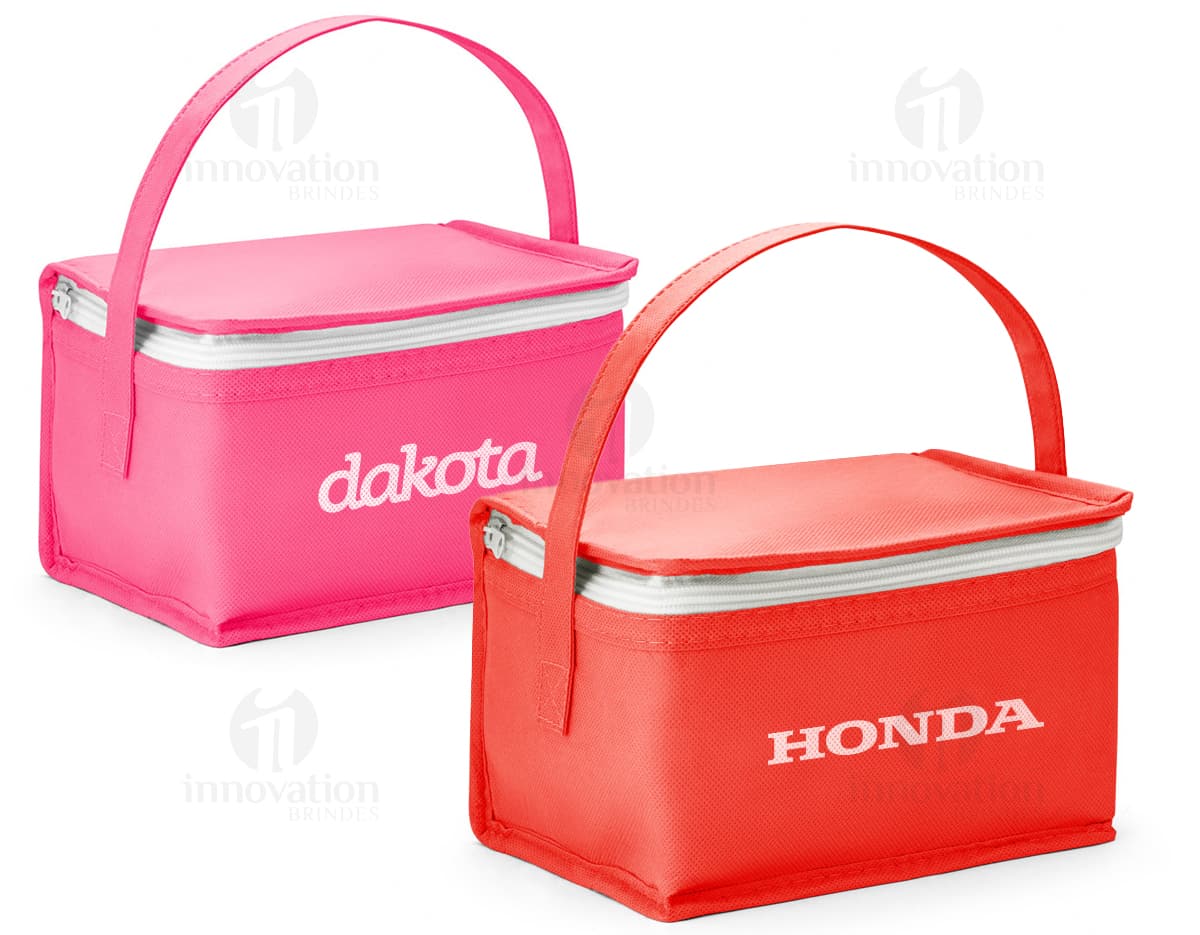 Bolsa térmica non-woven para 3 litros em cor azul-marinho com alças de transporte e fecho de zíper. Bolsa térmica non-woven para 3 litros em cor azul-marinho com alças de transporte e fecho de zíper.