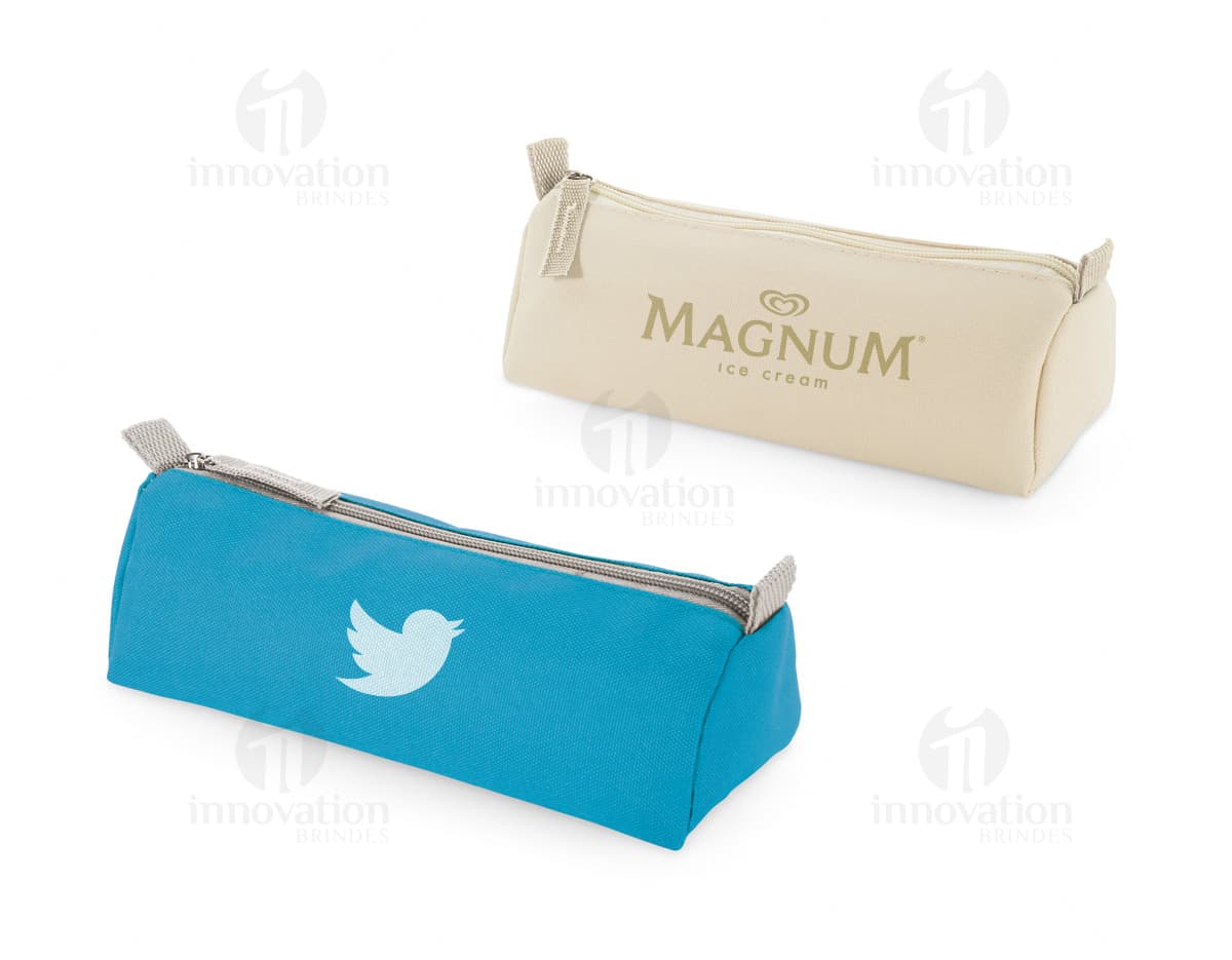 Kit com 6 porta copos em formato redondo nas cores azul, cinza e verde. Cada porta copo possui um design geométrico moderno em relevo. Kit com 6 porta copos em formato redondo nas cores azul, cinza e verde. Cada porta copo possui um design geométrico moderno em relevo.