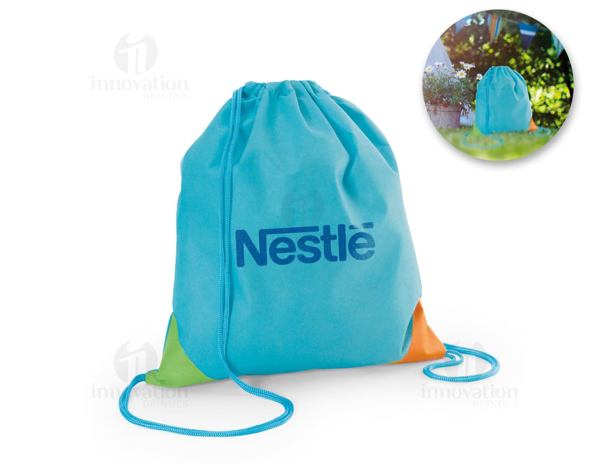 Mochila Saco de 300 x 350 mm em fundo branco. Mochila Saco de 300 x 350 mm em fundo branco.