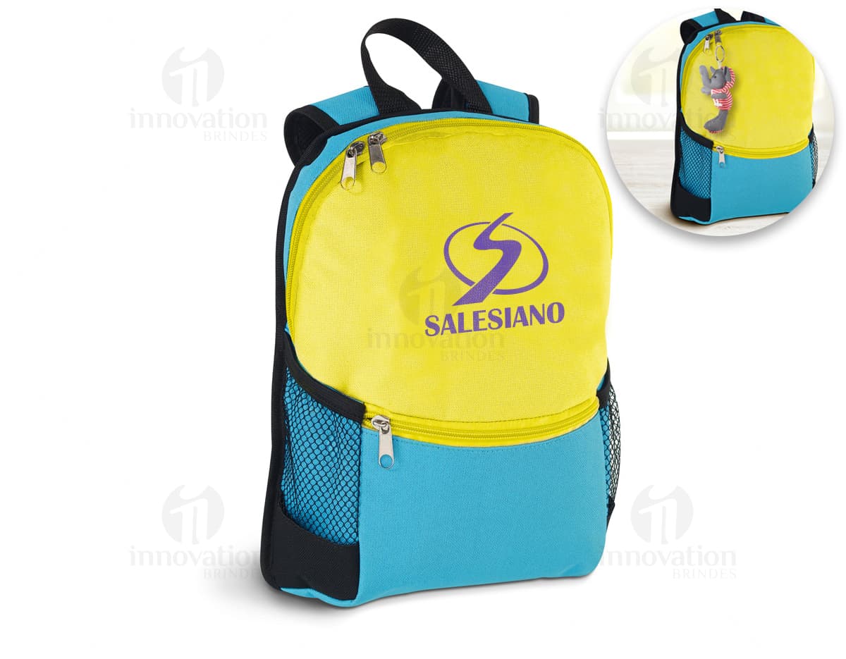 Mochila 600D com bolso frontal com zíper e tela lateral. Mochila 600D com bolso frontal com zíper e tela lateral.