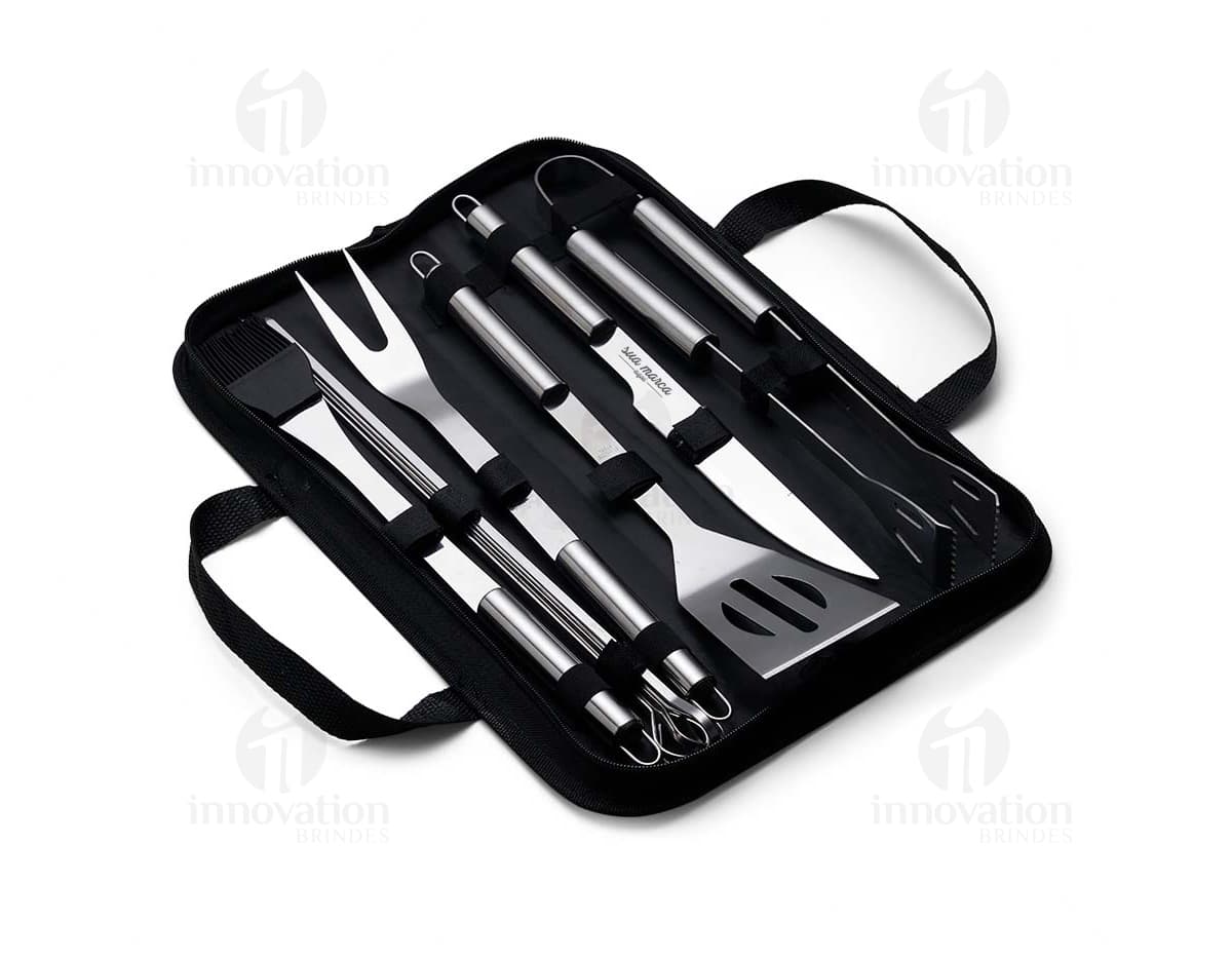 Kit Churrasco 9 Peças em aço inoxidável, contendo faca, garfo, pegador e outros utensílios para churrasco. Kit Churrasco 9 Peças em aço inoxidável, contendo faca, garfo, pegador e outros utensílios para churrasco.