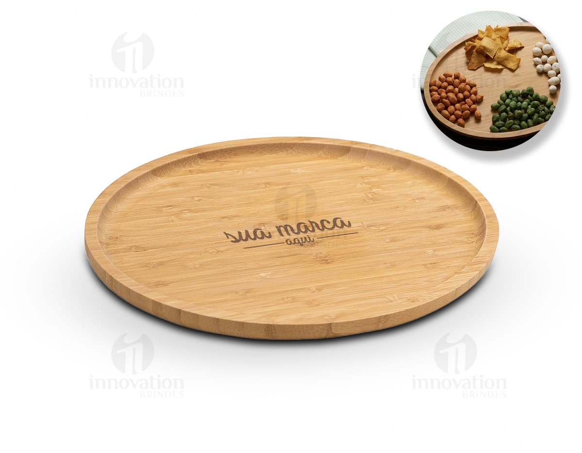 Petisqueira de Bambu 33 x 25 contendo um conjunto de diversas opções de petiscos saudáveis, como amêndoas, nozes e castanhas. A imagem destaca uma variedade de alimentos nutritivos dispostos de forma atraente em uma bandeja de bambu. Ideal para servir como um lanche saudável ou complemento para uma refeição. Petisqueira de Bambu 33 x 25 contendo um conjunto de diversas opções de petiscos saudáveis, como amêndoas, nozes e castanhas. A imagem destaca uma variedade de alimentos nutritivos dispostos de forma atraente em uma bandeja de bambu. Ideal para servir como um lanche saudável ou complemento para uma refeição.