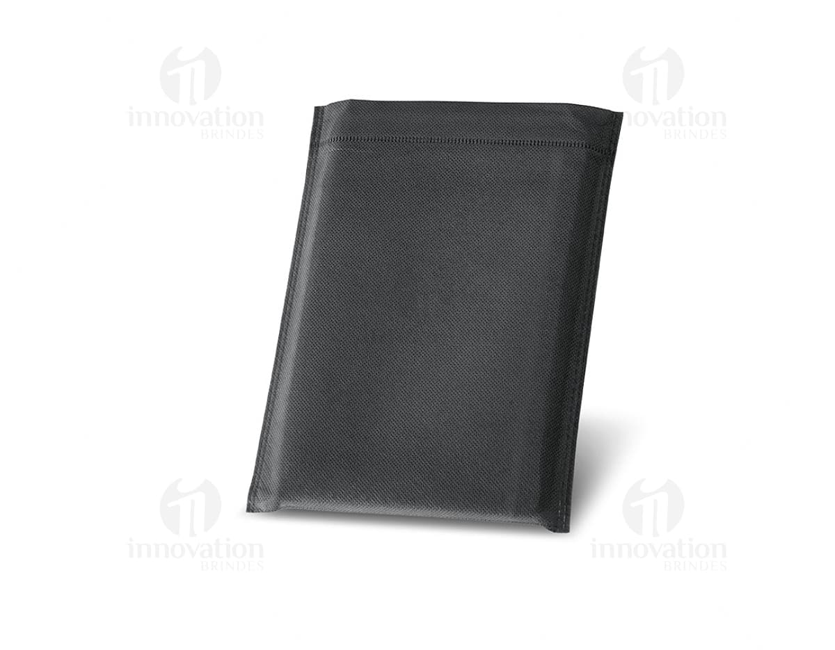 Kit com 6 porta copos em formato redondo, feitos de silicone de cores variadas. Cada porta copo possui uma estampa floral diferente em sua superfície. Kit com 6 porta copos em formato redondo, feitos de silicone de cores variadas. Cada porta copo possui uma estampa floral diferente em sua superfície.