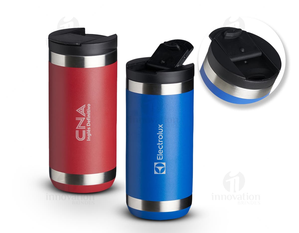 Power Bank 5.000mAh com Indicador LED na cor preta, com indicador LED mostrando bateria carregada até 50%. Power Bank 5.000mAh com Indicador LED na cor preta, com indicador LED mostrando bateria carregada até 50%.