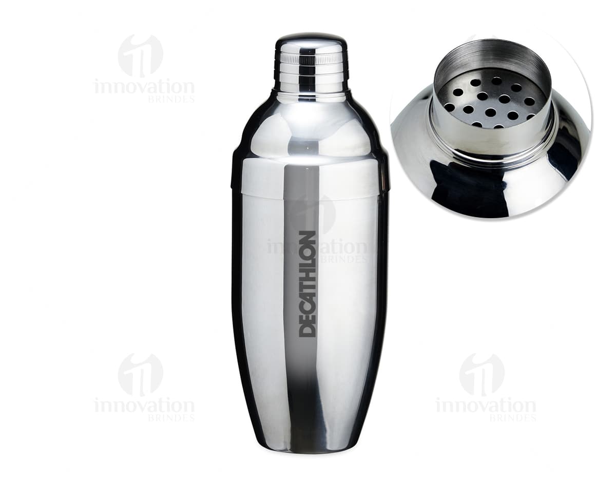 Coqueteleira 720ml na cor preta, com tampa de rosquear e misturador interno. Coqueteleira 720ml na cor preta, com tampa de rosquear e misturador interno.