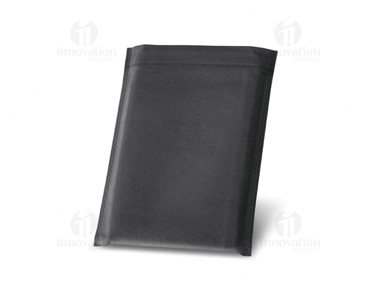 Produto: Kit com 6 porta copos. Os porta copos são redondos, feitos de cortiça e possuem estampas coloridas de frutas. Cada porta copo tem um diâmetro de aproximadamente 9 cm. Ideal para proteger móveis de marcas de copos e canecas. Produto: Kit com 6 porta copos. Os porta copos são redondos, feitos de cortiça e possuem estampas coloridas de frutas. Cada porta copo tem um diâmetro de aproximadamente 9 cm. Ideal para proteger móveis de marcas de copos e canecas.