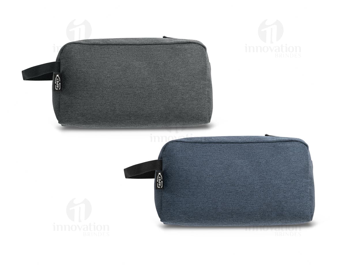 Necessaire em 600D com Ziper Duplo preto e branco com detalhes em metal dourado. Necessaire em 600D com Ziper Duplo preto e branco com detalhes em metal dourado.
