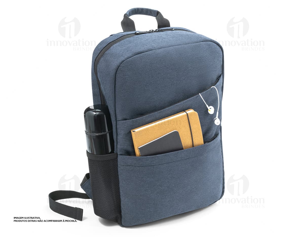 Mochila notebook rPET 600D almofadada preta de couro, com alça, zíper, bolso e bolso interno, ideal para viagens de negócios, com design moderno e elegante, possui compartimentos para armazenamento de equipamentos tecnológicos e pessoais, feita de nylon resistente e com fecho de segurança. Ideal para quem busca praticidade e estilo em suas viagens ou no dia a dia. Mochila notebook rPET 600D almofadada preta de couro, com alça, zíper, bolso e bolso interno, ideal para viagens de negócios, com design moderno e elegante, possui compartimentos para armazenamento de equipamentos tecnológicos e pessoais, feita de nylon resistente e com fecho de segurança. Ideal para quem busca praticidade e estilo em suas viagens ou no dia a dia.