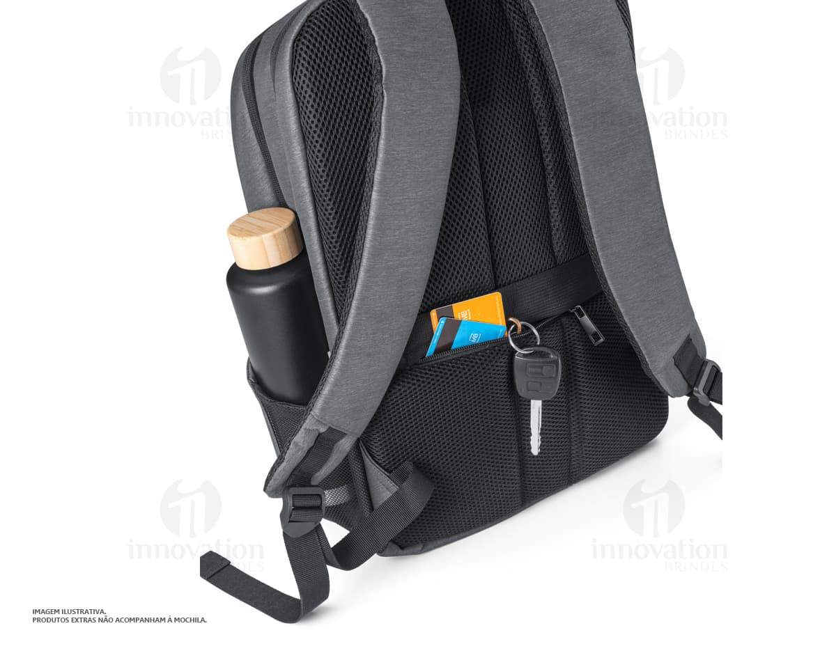 Kit com 6 porta copos de diferentes cores e desenhos geométricos. Kit com 6 porta copos de diferentes cores e desenhos geométricos.