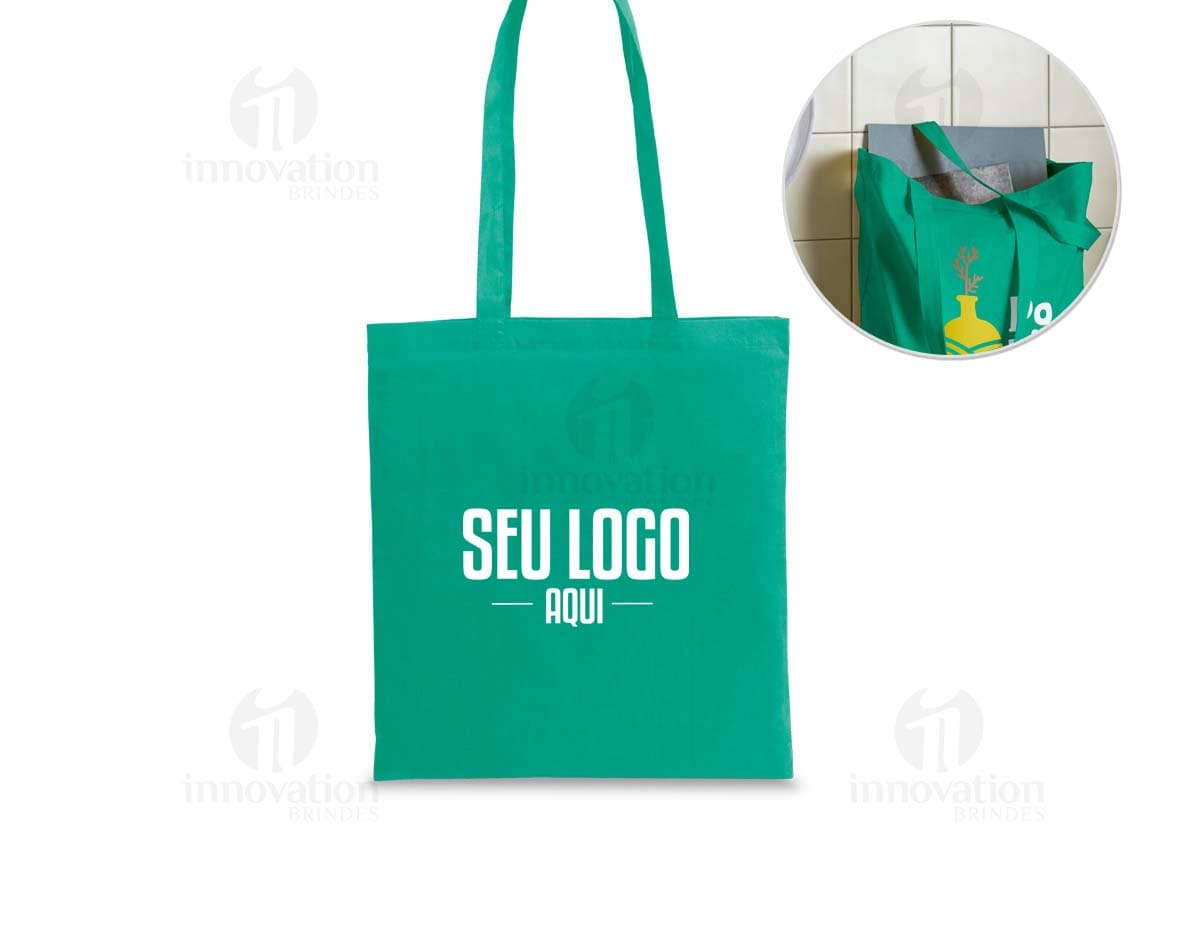 Kit com 6 porta copos em formato circular, feitos de madeira com estampa de plantas tropicais em tons de verde e rosa. Kit com 6 porta copos em formato circular, feitos de madeira com estampa de plantas tropicais em tons de verde e rosa.