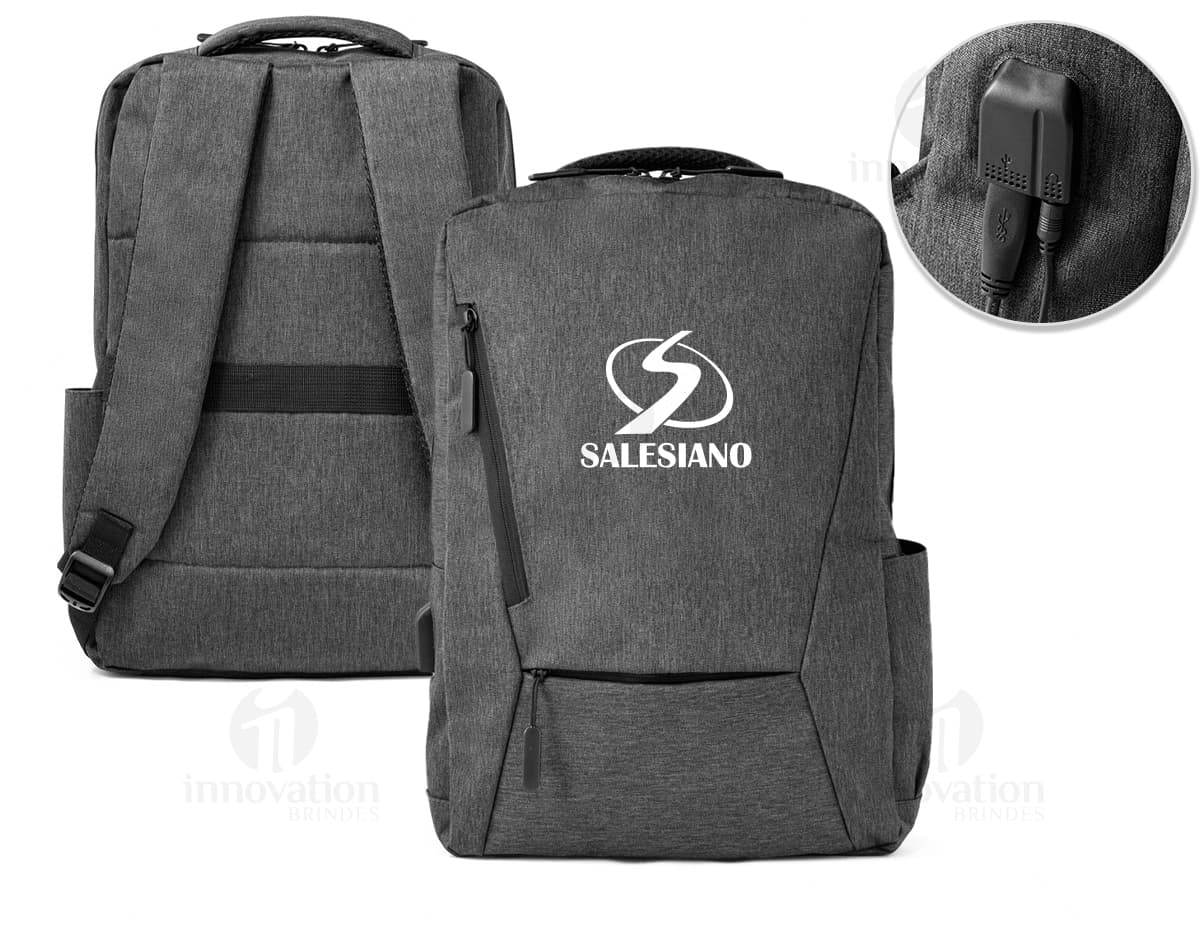 Mochila notebook feita de material resistente 600D e 300D, com capacidade para notebooks de até 14 polegadas. Mochila notebook feita de material resistente 600D e 300D, com capacidade para notebooks de até 14 polegadas.