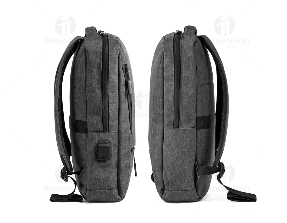 Mochila Notebook 900D com bolso forrado e entrada USB. Mochila Notebook 900D com bolso forrado e entrada USB.