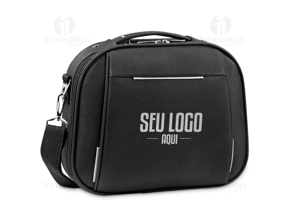 Mala de metal prateada com forro e 4 rodas giratórias, modelo moderno e tecnológico. Mala de metal prateada com forro e 4 rodas giratórias, modelo moderno e tecnológico.