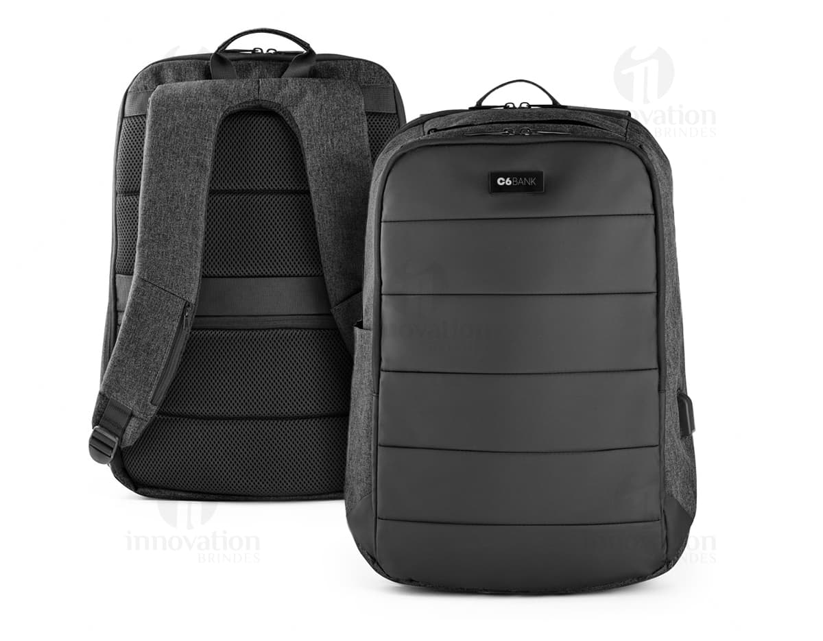 Kit com 6 porta copos em formato circular, cada um com uma estampa diferente contendo imagens coloridas de animais, flores e padrões geométricos. Os porta copos possuem base antiderrapante e são feitos de material resistente. Kit com 6 porta copos em formato circular, cada um com uma estampa diferente contendo imagens coloridas de animais, flores e padrões geométricos. Os porta copos possuem base antiderrapante e são feitos de material resistente.