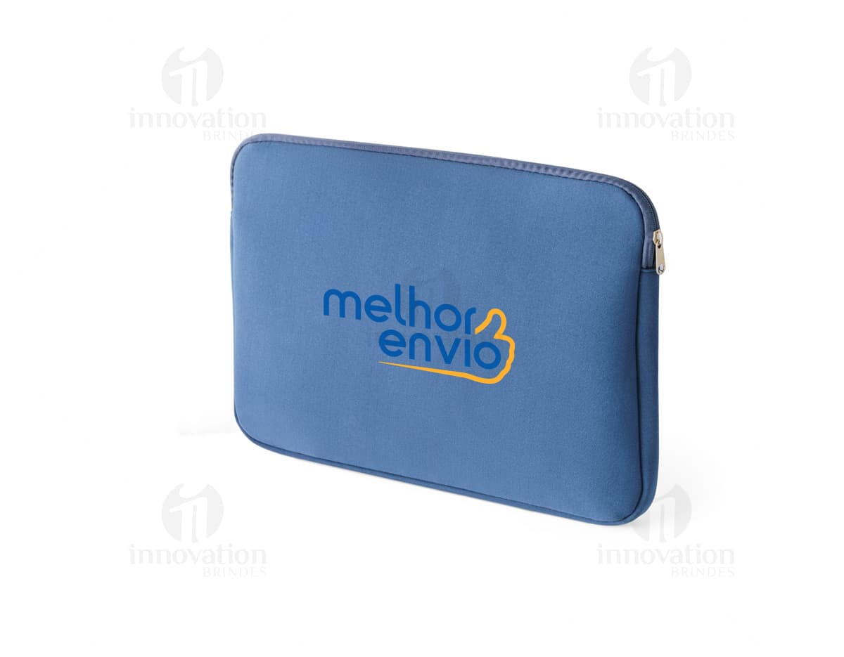 Chaveiro antibacteriano touch plástico em destaque na cor azul. Chaveiro antibacteriano touch plástico em destaque na cor azul.