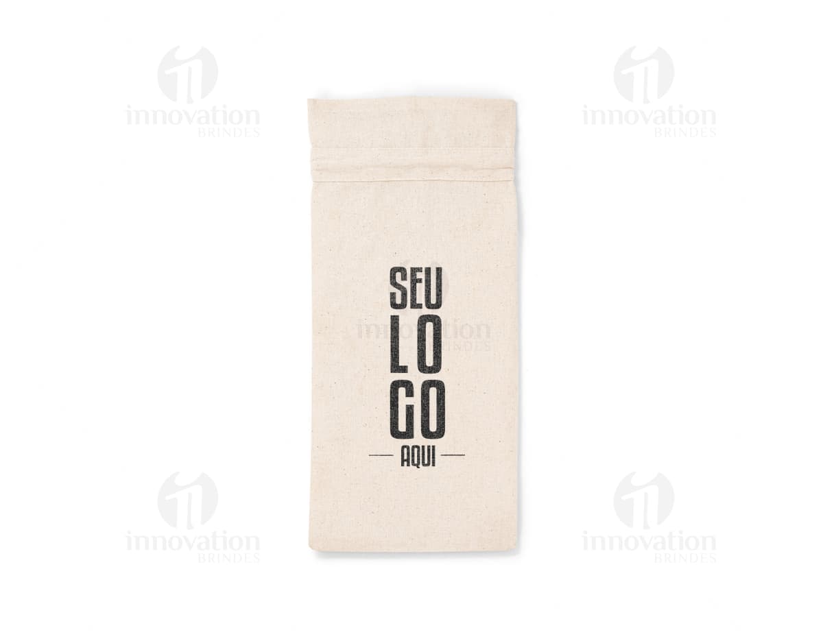 Kit com 6 porta copos em formato quadrado, feitos de madeira com estampas diferentes em cada um. Os porta copos são coloridos e possuem uma camada protetora para evitar manchas e arranhões na mesa. Kit com 6 porta copos em formato quadrado, feitos de madeira com estampas diferentes em cada um. Os porta copos são coloridos e possuem uma camada protetora para evitar manchas e arranhões na mesa.