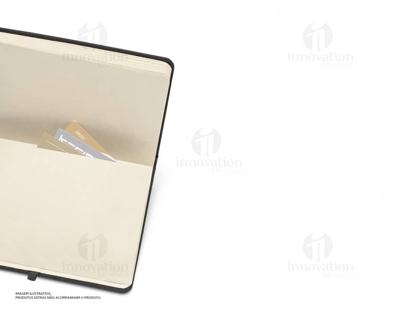 Caderno A5 de couro reciclado com 192 páginas.
