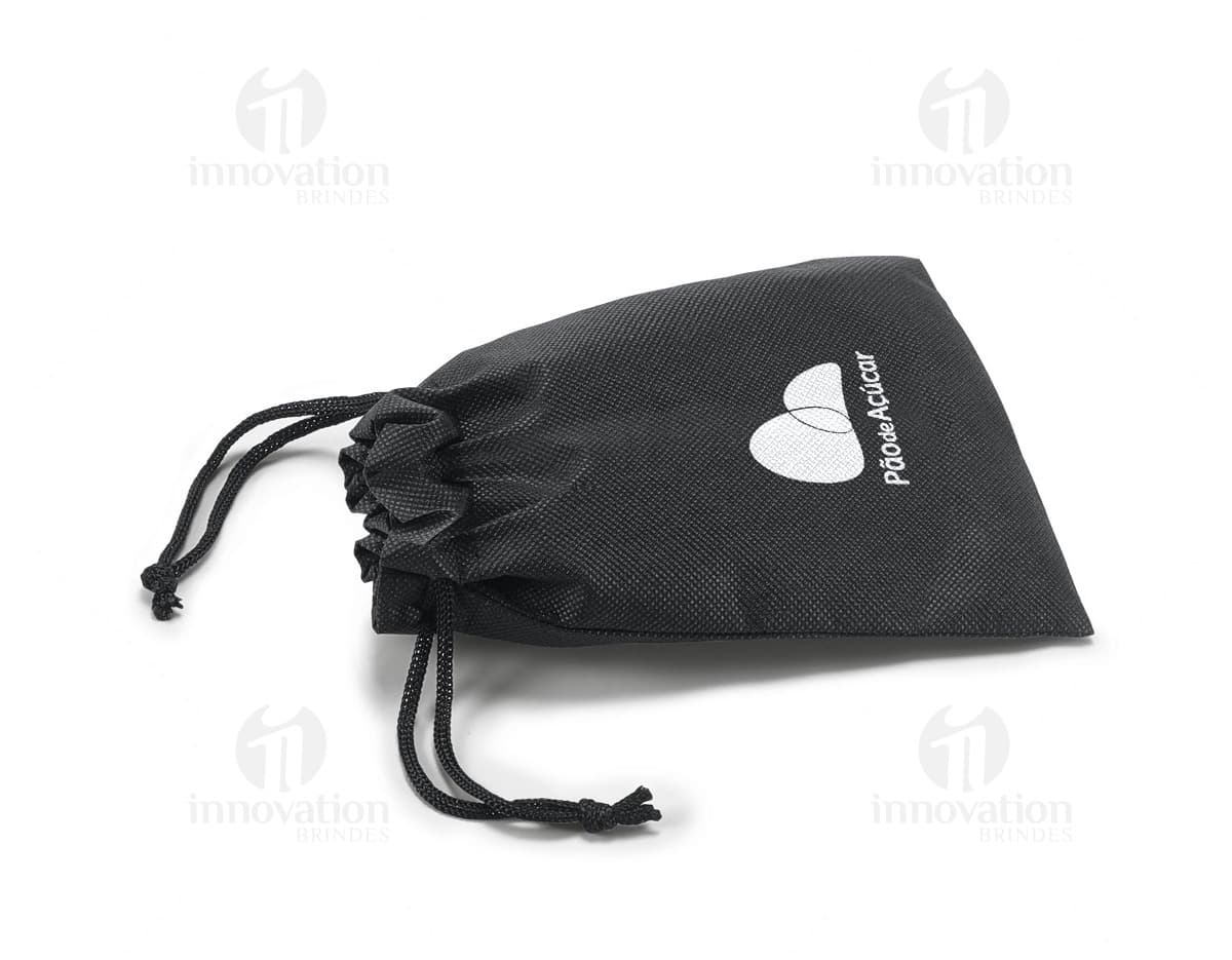 Garrafa plástica de 600ml com tampa. Garrafa plástica de 600ml com tampa.