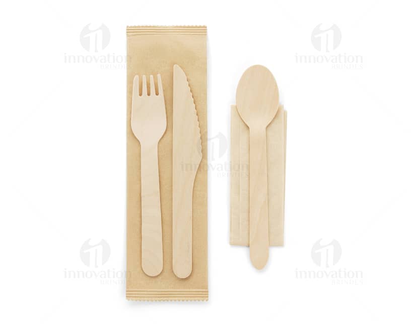 Kit com 6 porta copos decorativos em formato redondo, cada um com uma estampa diferente de animais marinhos. Os porta copos são feitos de material resistente e possuem uma camada de proteção para evitar danos causados pela umidade. Ideal para proteger mesas e superfícies de copos e canecas.