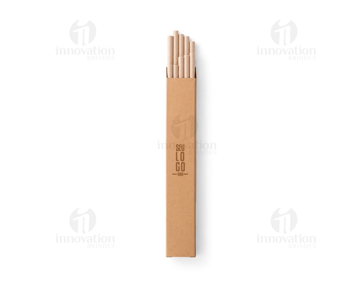 Coqueteleira de aço inoxidável com capacidade de 750ml. Coqueteleira de aço inoxidável com capacidade de 750ml.