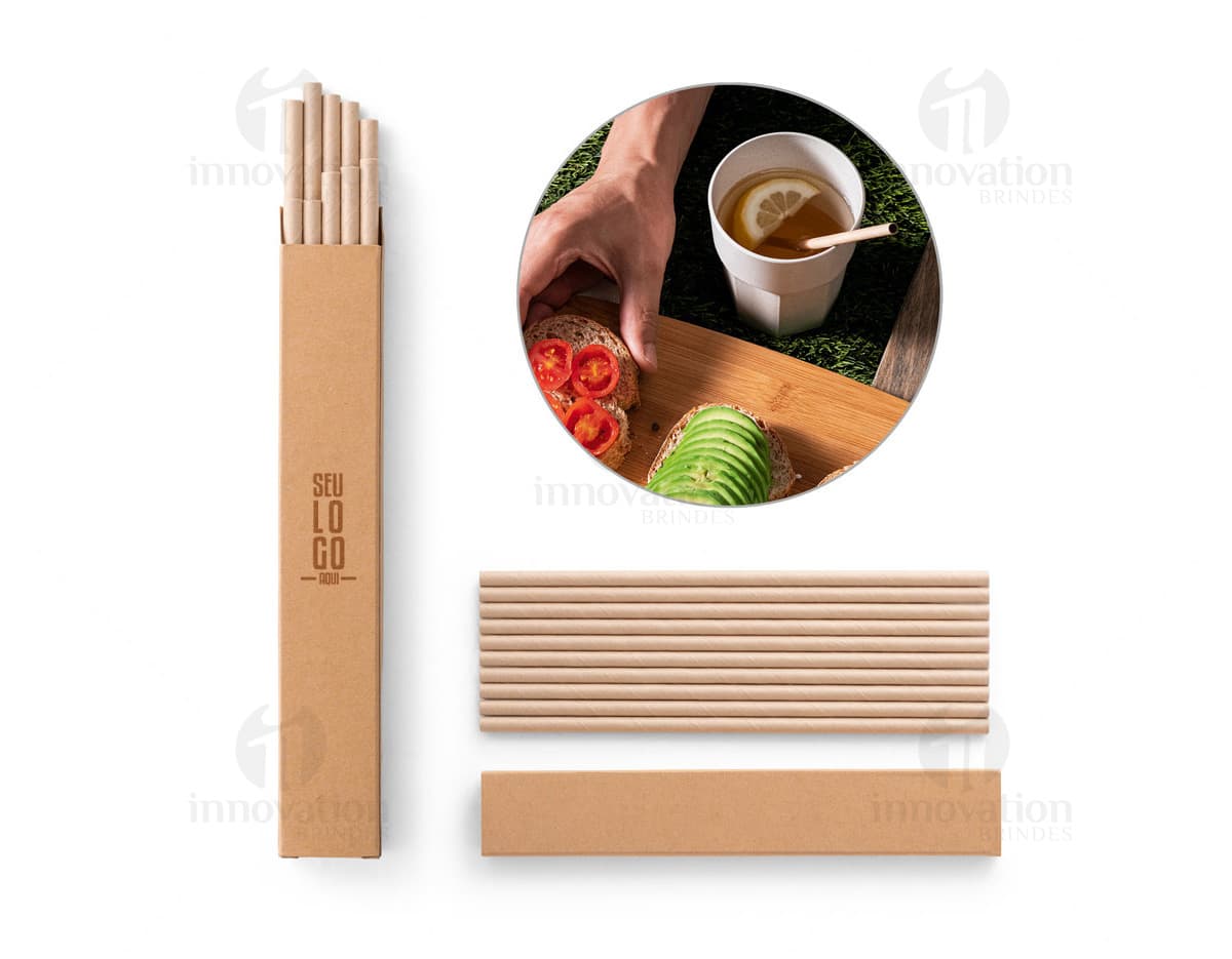 Conjunto de 10 canudos em papel kraft. Conjunto de 10 canudos em papel kraft.