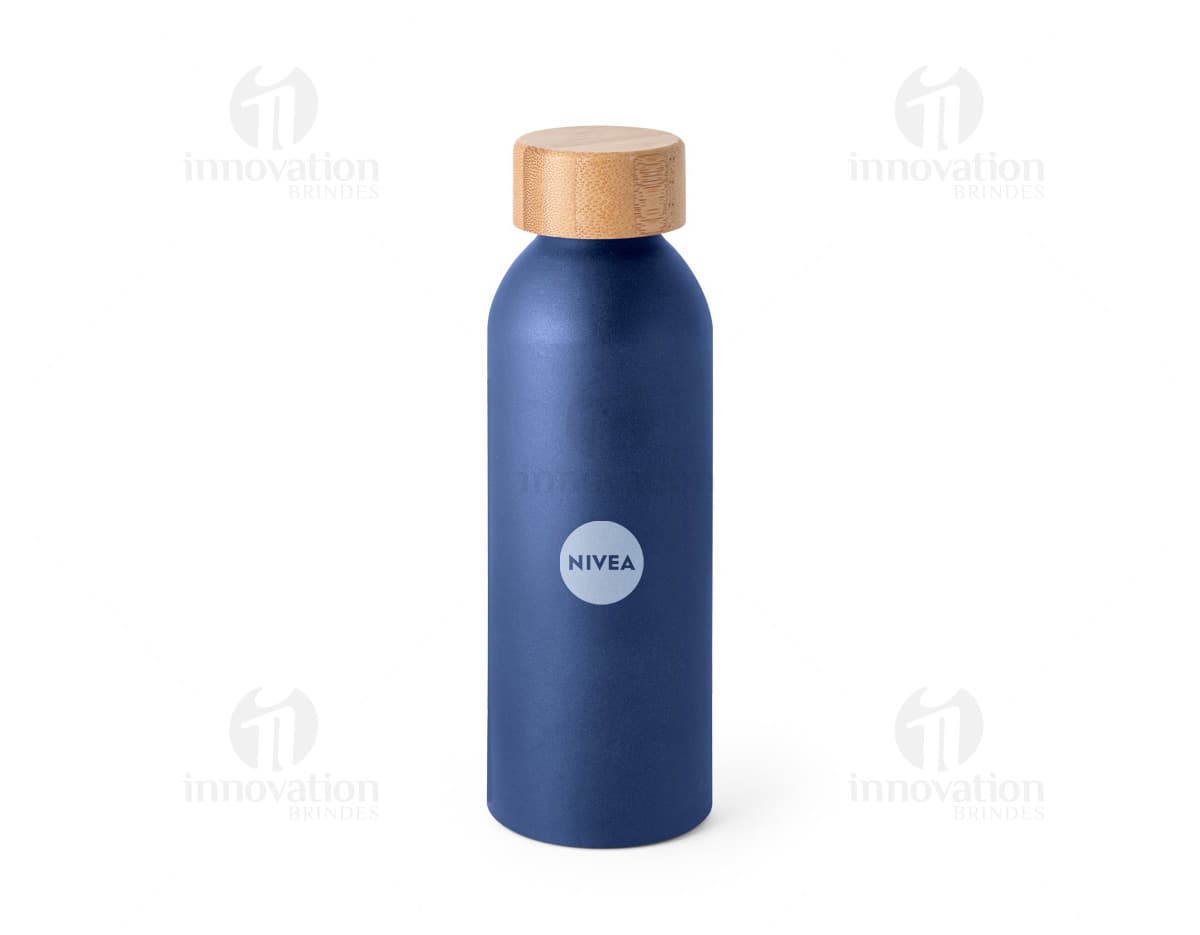 Squeeze de metal de 600ml na cor prata com tampa vermelha. Squeeze de metal de 600ml na cor prata com tampa vermelha.