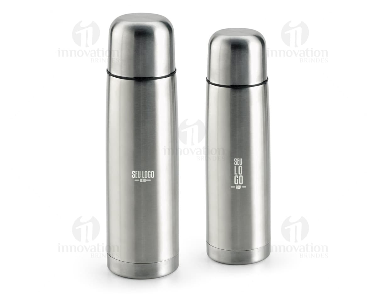 Garrafa de aço inoxidável com parede dupla e capacidade de 500 ml, com tecnologia de vácuo para manter a temperatura da bebida por mais tempo. Garrafa de aço inoxidável com parede dupla e capacidade de 500 ml, com tecnologia de vácuo para manter a temperatura da bebida por mais tempo.