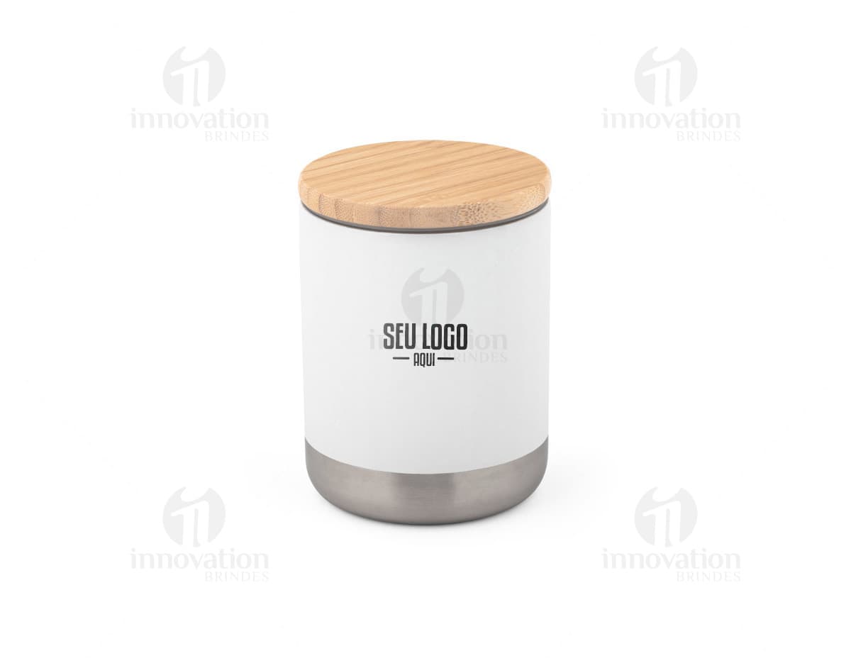 Kit com 6 porta copos em cores variadas e feitos de material resistente. Kit com 6 porta copos em cores variadas e feitos de material resistente.