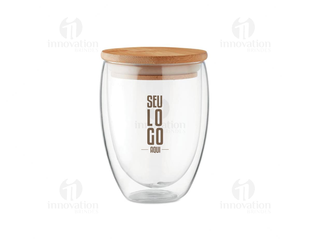 Copo de vidro transparente com capacidade de 350ml. Copo de vidro transparente com capacidade de 350ml.