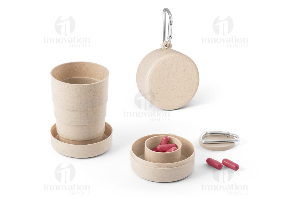 Kit com 6 porta copos de cores variadas e feitos de material resistente. Os porta copos possuem estampas diferentes e antiderrapantes na parte de baixo para maior segurança. Ideais para proteger superfícies de danos causados por líquidos e calor. Kit com 6 porta copos de cores variadas e feitos de material resistente. Os porta copos possuem estampas diferentes e antiderrapantes na parte de baixo para maior segurança. Ideais para proteger superfícies de danos causados por líquidos e calor.