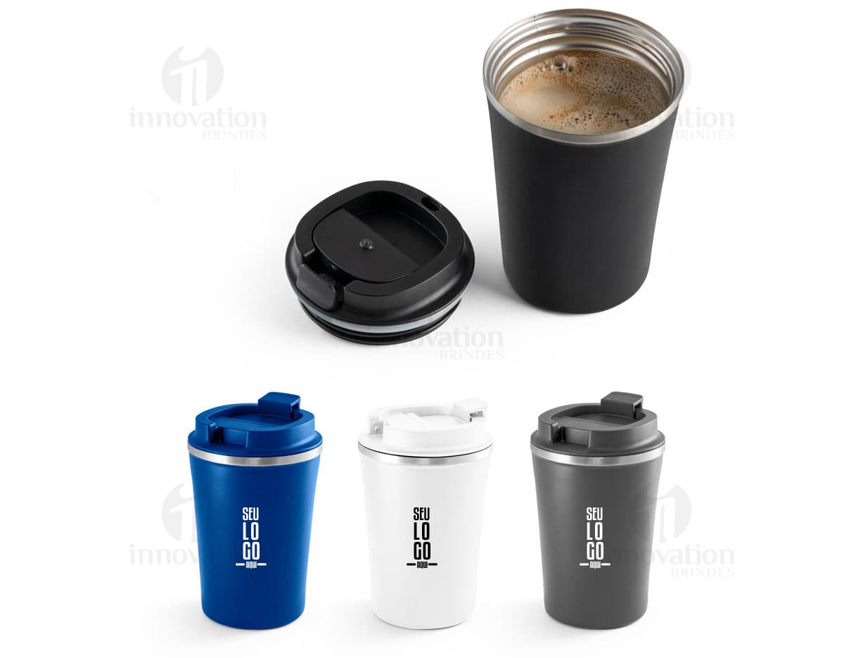 Kit com 6 porta copos em formato quadrado, de cores variadas e feitos de material resistente. Kit com 6 porta copos em formato quadrado, de cores variadas e feitos de material resistente.