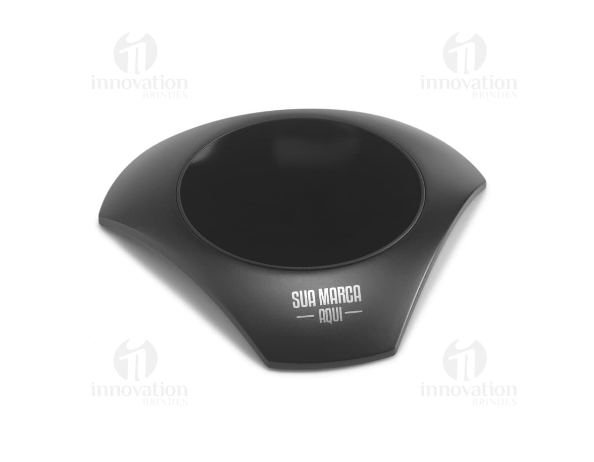 Carregador wireless em na cor preta, com design moderno e elegante, compatível com diversos dispositivos eletrônicos. Carregador wireless em na cor preta, com design moderno e elegante, compatível com diversos dispositivos eletrônicos.