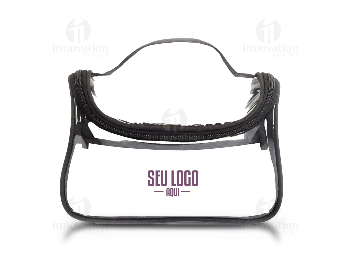 Necessaire transparente de PVC com zíper, com design elegante e moderno e detalhes preto. Ideal para guardar acessórios de forma organizada e com muito estilo. Necessaire transparente de PVC com zíper, com design elegante e moderno e detalhes preto. Ideal para guardar acessórios de forma organizada e com muito estilo.