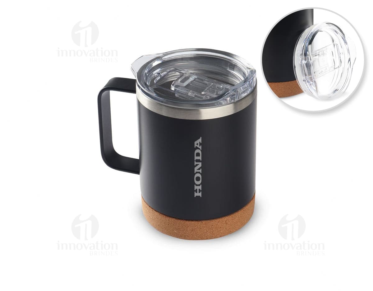 Caneca térmica de inox com capacidade de 350ml e alça também de inox. Caneca térmica de inox com capacidade de 350ml e alça também de inox.