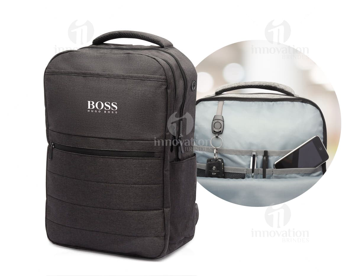 Sacola mochila 210D com bolso frontal com zíper. Sacola mochila 210D com bolso frontal com zíper.