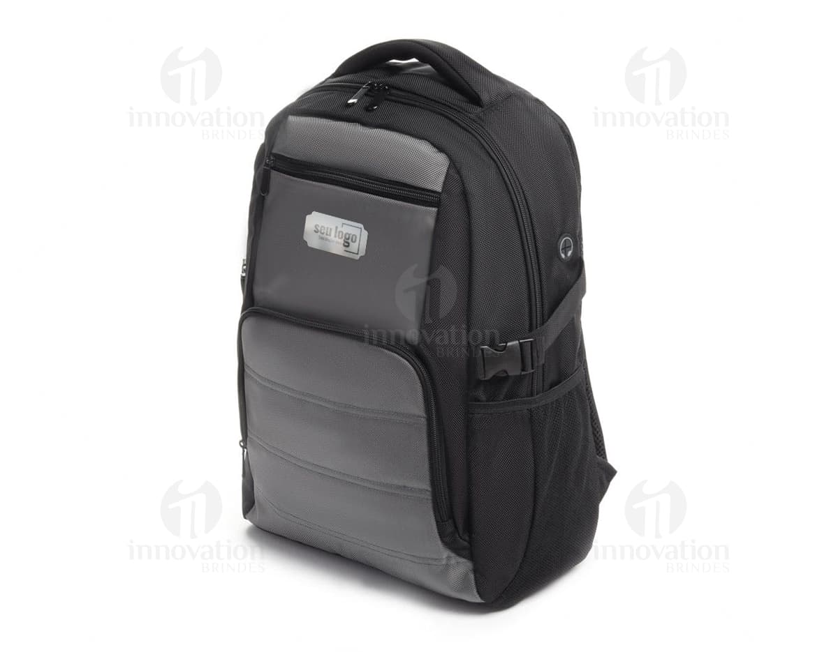 Kit com 6 porta copos em formato circular, feitos de material resistente e com estampas coloridas e variadas. Kit com 6 porta copos em formato circular, feitos de material resistente e com estampas coloridas e variadas.